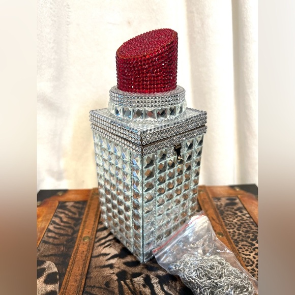 💄Lipstick Shape Rhinestone Crystal Handbag💄NWT - Picture 8 of 12